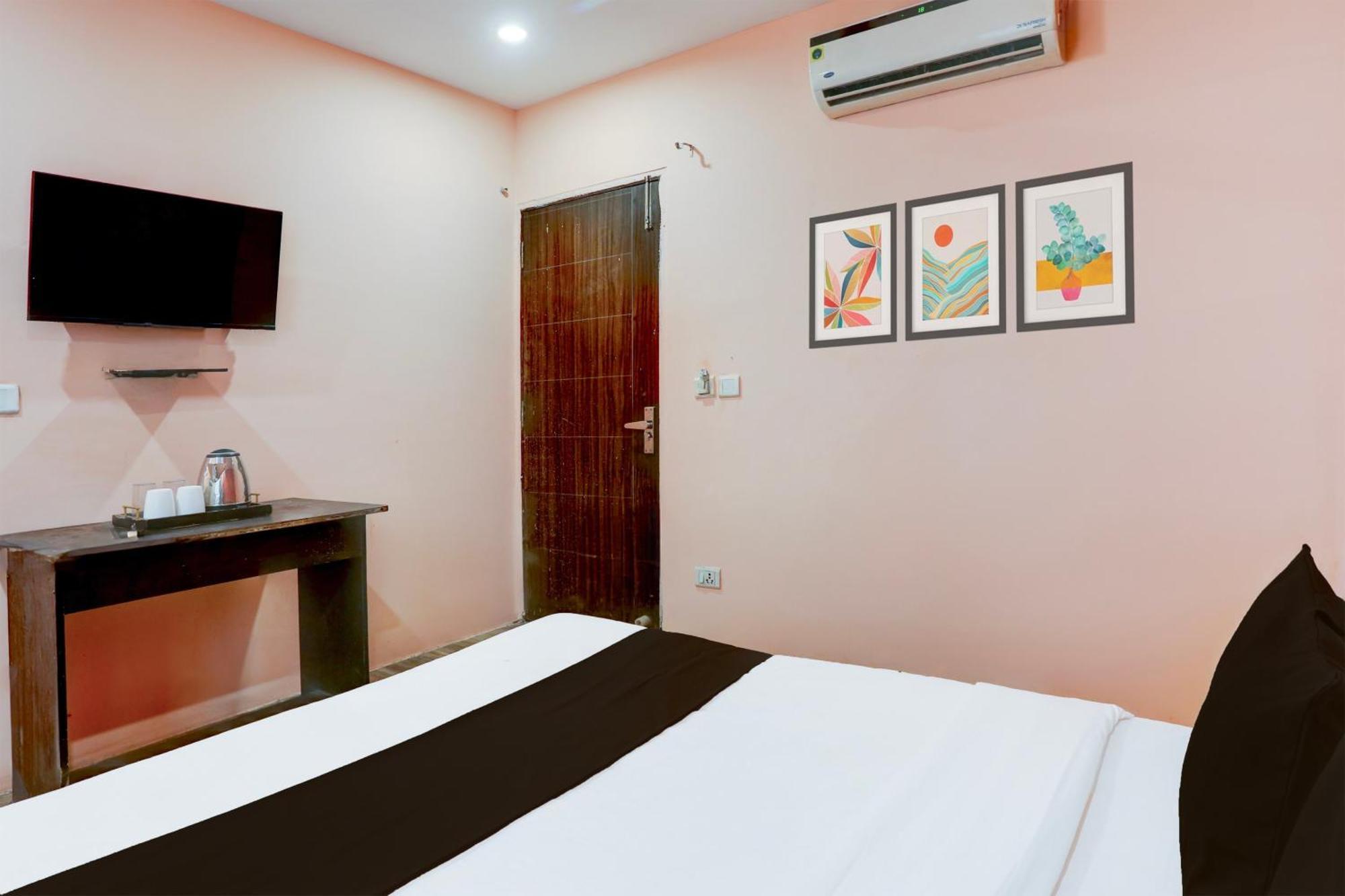 Super Hotel O S J Residency Delhi  Buitenkant foto