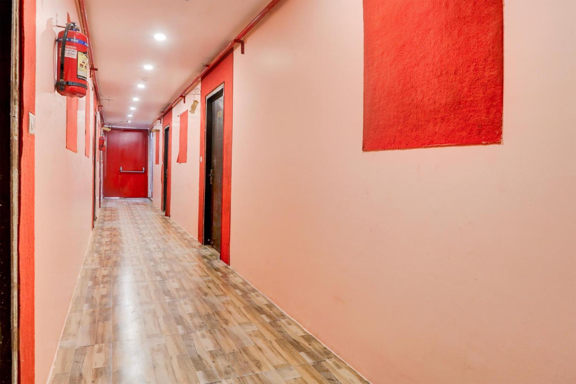Super Hotel O S J Residency Delhi  Buitenkant foto